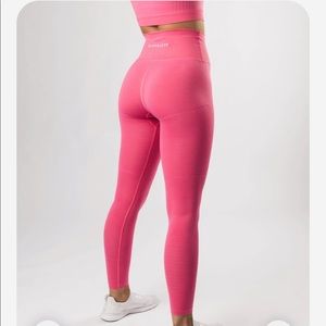 Alphalete OG revival leggings- Size M